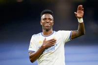 Từ chối mức lương gấp 4 lần, Vinicius cam kết với Real Madrid