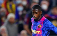 Bị các đại gia 'xa lánh', Dembele đành ở lại Barcelona