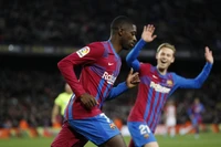 Ousmane Dembele: “Các cậu ơi, tôi sẽ ở lại!”