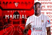 Martial hoàn tất cho mượn sang Sevilla