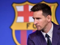 Barca ngăn Paris SG ký với Messi