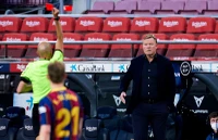 Koeman kêu oan chiếc thẻ đỏ, chỉ trích hàng thủ 