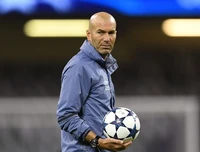 Zidane đã quyết định rời Real