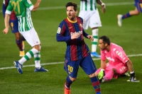 Messi lập cú đúp, nhưng Barca mất Fati hết năm