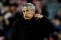 Barca đau đầu “xử lý” HLV Setien