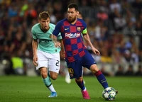 Bị “dọa cướp” Messi, Chủ tịch La Liga chê bai Serie A