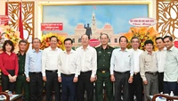 Lãnh đạo TPHCM thăm, chúc mừng Bộ Tư lệnh Thành phố