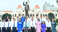 Lãnh đạo TP Hà Nội và TPHCM dâng hương, dâng hoa tưởng nhớ Chủ tịch Hồ Chí Minh, Chủ tịch Tôn Đức Thắng