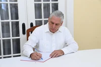 Chủ tịch nước Cộng hòa Cuba Miguel Díaz-Canel Bermúdez dẫn đầu đoàn đại biểu cấp cao Cuba viếng Tổng Bí thư Nguyễn Phú Trọng