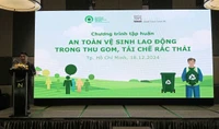 Người lao động thu gom, tái chế rác thải đối mặt nhiều rủi ro