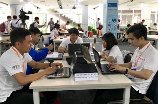  Khai mạc Cuộc thi tin học Hackathon năm 2017 