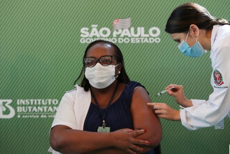  Brazil phê duyệt việc sử dụng khẩn cấp hai loại vaccine 