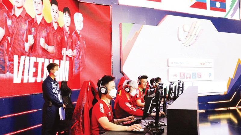  Sự chuyển mình của eSports 