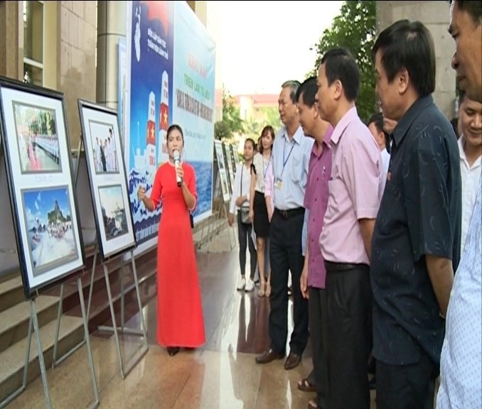  Triển lãm “Hoàng Sa, Trường Sa của Việt Nam – Những bằng chứng lịch sử” tại Đại học Hồng Đức 