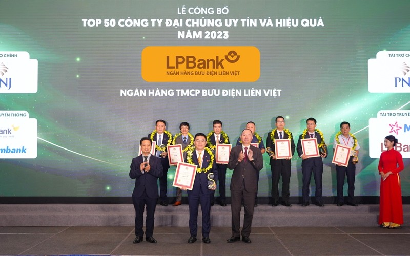  LPBank được vinh danh Top 50 Công ty Đại chúng uy tín và hiệu quả năm 2023 