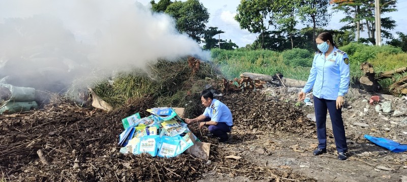  Phát hiện hàng nghìn sản phẩm sách giáo khoa, sách tiếng Anh không rõ nguồn gốc 