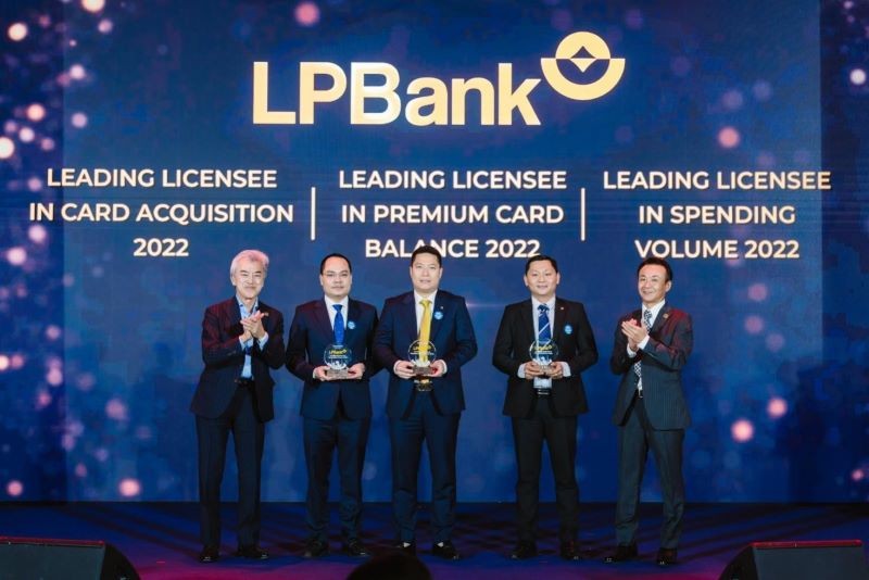  LPBank liên tiếp nhận giải thưởng lớn từ tổ chức Thẻ quốc tế JCB 