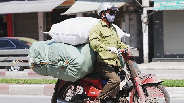  Dùng tiêu chuẩn khí thải quản lý xe hết “đát” 