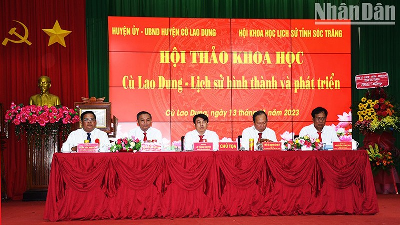  Làm rõ luận cứ khoa học và ý nghĩa lịch sử của quá trình hình thành, phát triển vùng đất Cù Lao Dung 