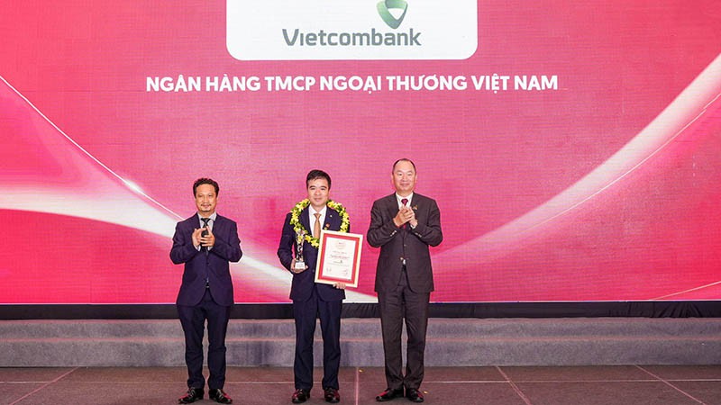  Vietcombank được bình chọn là ngân hàng uy tín nhất, công ty đại chúng uy tín và hiệu quả nhất Việt Nam 