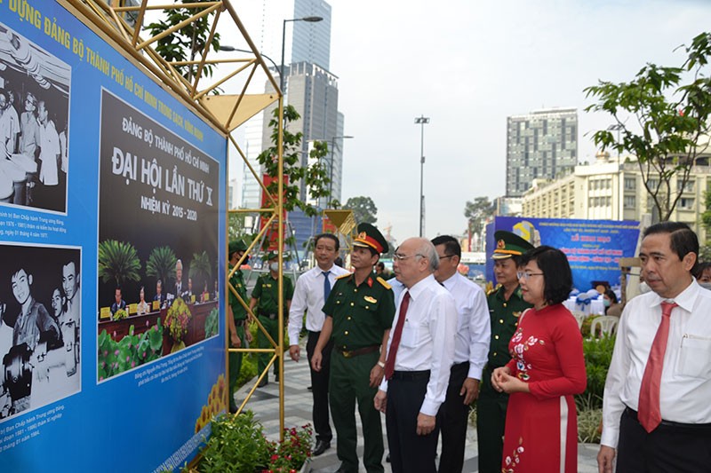  Triển lãm chào mừng Đại hội Đại biểu Đảng bộ TP Hồ Chí Minh lần thứ XI 