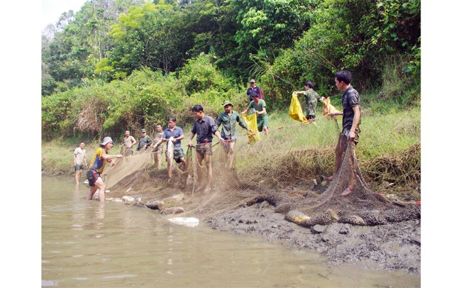  Trao cơ hội thoát nghèo 