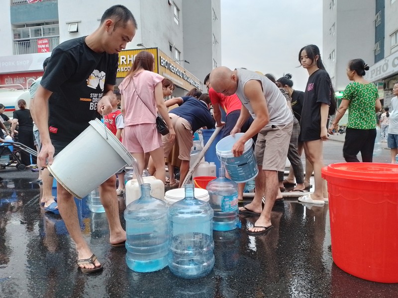  Hoàn thiện thể chế, nâng cao năng lực quản lý 