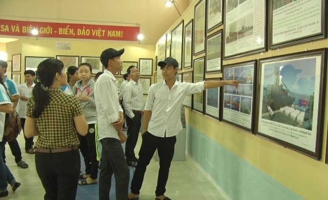  Trà Vinh khai mạc Triển lãm “Hoàng Sa, Trường Sa của Việt Nam - Những bằng chứng lịch sử và pháp lý” 