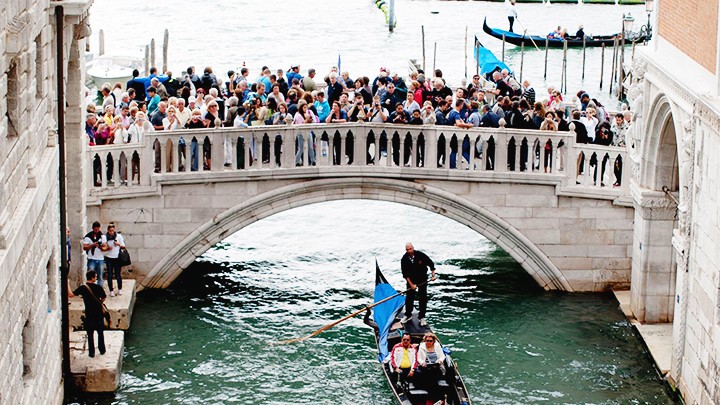  Venice giới hạn du khách 