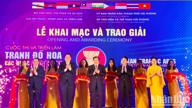  Trao giải và khai mạc triển lãm tranh đồ họa các nước ASEAN 2024 