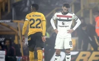 Bruno Fernandes lại bị đuổi, Man.United thua 0-2 trước Wolves